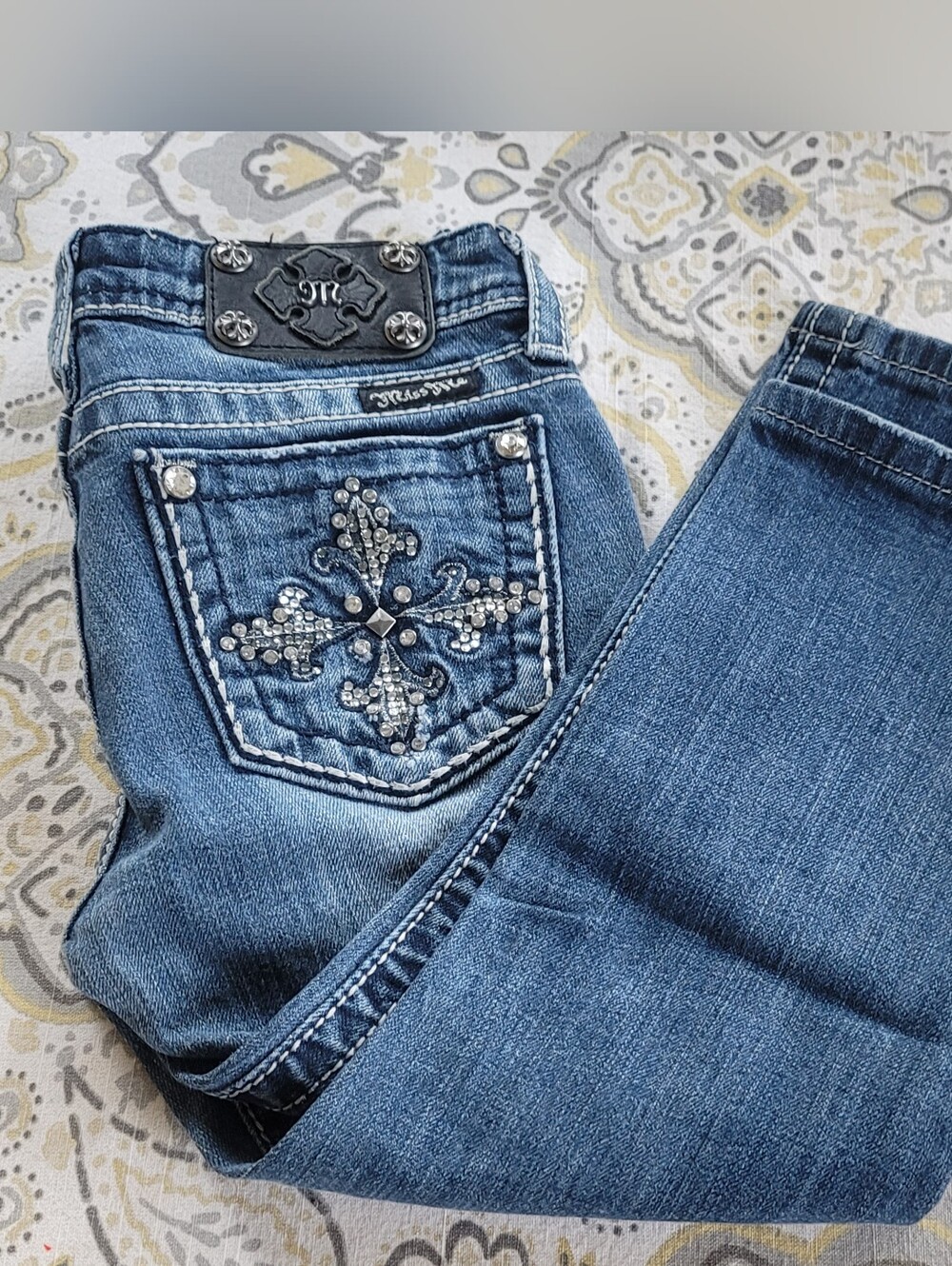 Miss Me Girls Capri Jeans Size 12 Fleur De Lis Bling Embellished Rhinestone Cros